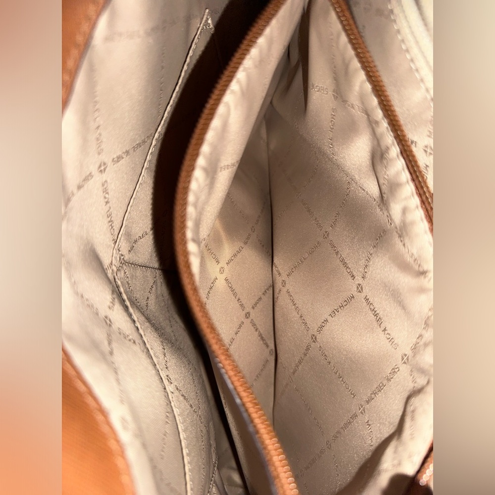 Michael Kors Sofia Large Tote - Picture 7 of 14